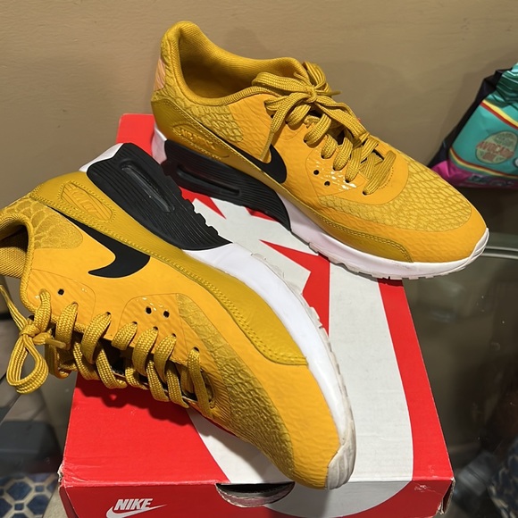 Nike AirMax 90s Gold - Picture 3 of 4